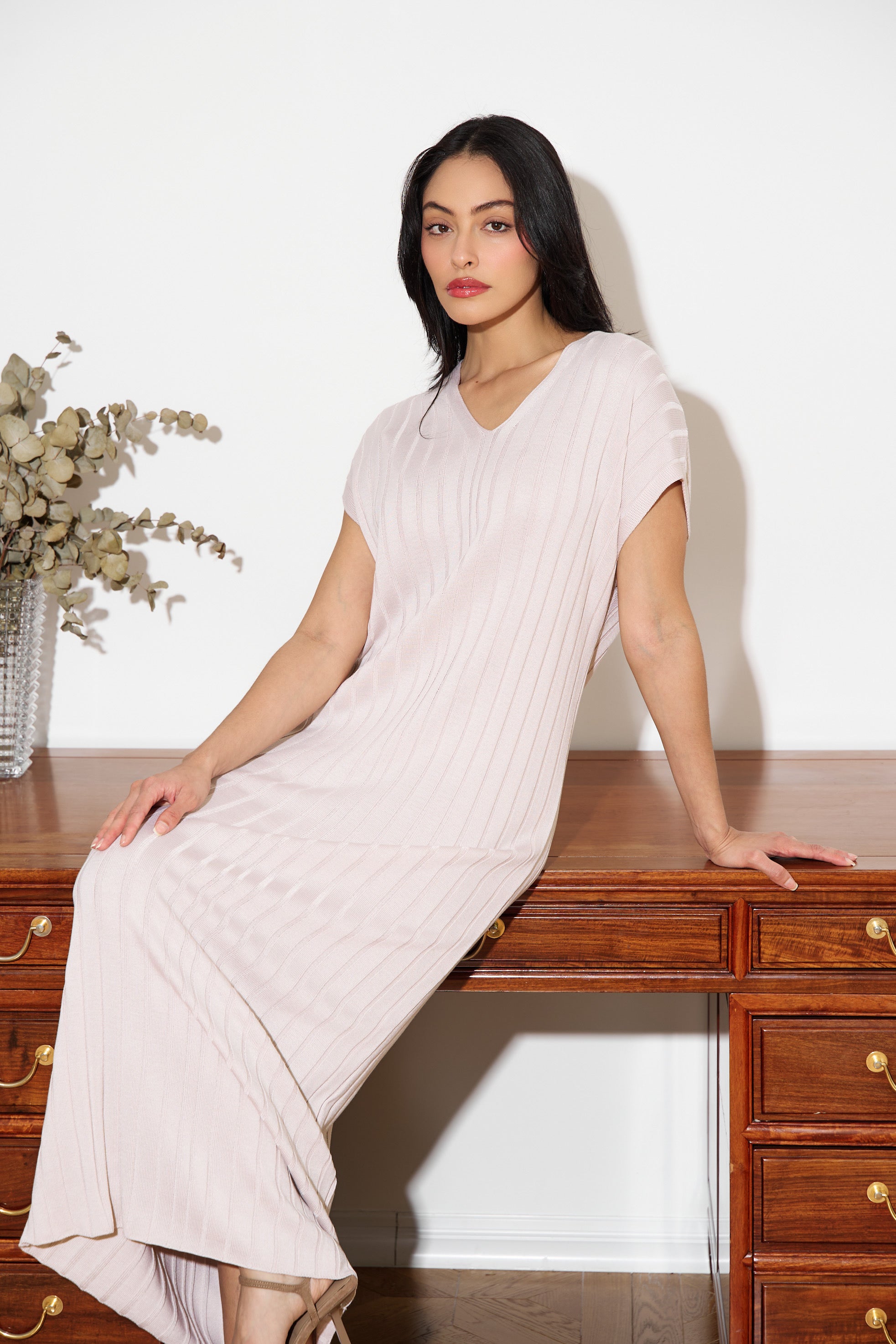 Ivory knit ribbed dress close up