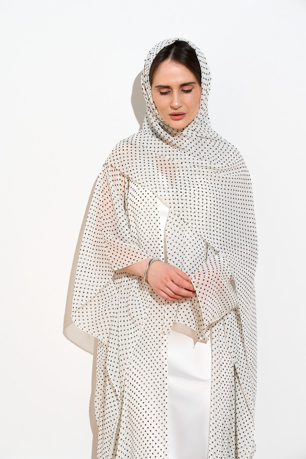Light chiffon polka dot open kaftan with sheila 
