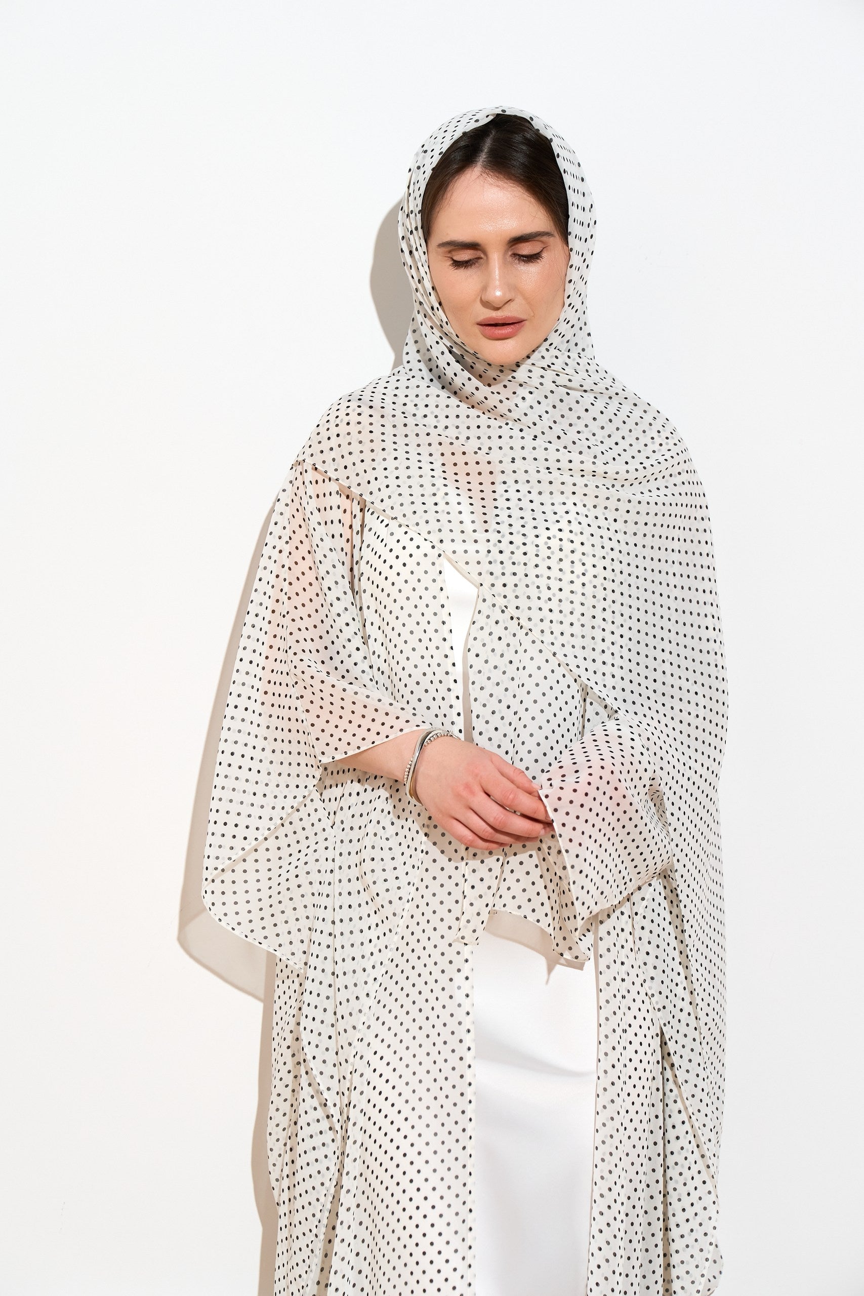 Light chiffon polka dot open kaftan with sheila 